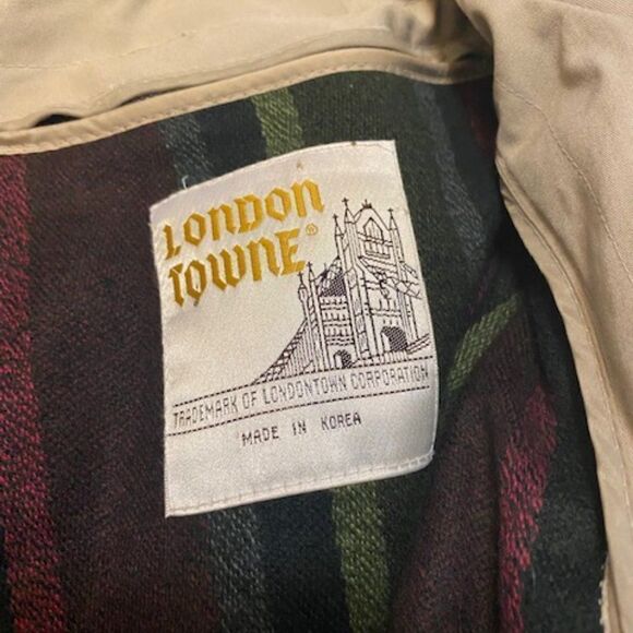 London Towne Tan Trench coat with stripe zip out lining size 12 - Picture 3 of 5